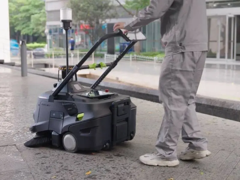 pudu-mt1-max-ki-kehrroboter-manuell Manuelle Bedienung beim MT1 Max möglich